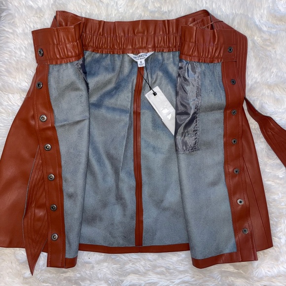 BB Dakota Belt So Real Faux Leather Skirt- NWT - Picture 6 of 16
